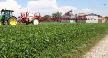 Equipamentos de qualidade Os modelos CAMPO 22 e 32, com suspensão do elevador ou com geometria variável, são dotados de um amortecedor hidropneumático.