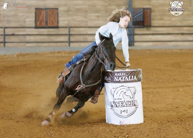 765 e fui campeã na categoria Feminina com o tempo 17.573. Também fui campeã º na categoria Jovem com o meu outro animal, Dolly Hobby Red, com o tempo 17.716, foi muito bom!