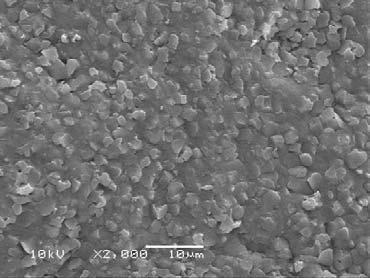 A Figura 61 apresenta as micrografias obtidas por microscopia eletrônica de varredura para os TPE-Vs PP/EPDM, após a extração da fase PP em xileno.