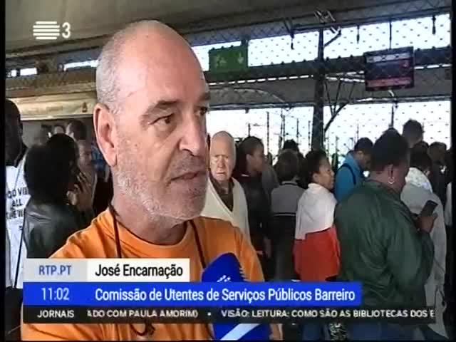 manhã nas ligações fluviais entre Lisboa e Barreiro.