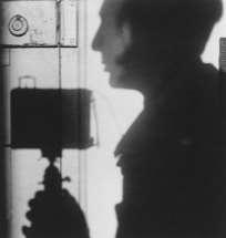 contemporâneos, como na imagem do fotógrafo húngaro André Kertész (nascido em 1894 e falecido em 1985).