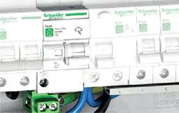 Tranqüilidade graças a uma solução completa de proteção contra surtos. Dispositivos de proteção contra surtos no quadro de distribuição.