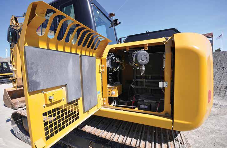 MANUTENÇÃO CATERPILLAR Proteção estrutural Além do dano estético, alguns componentes do equipamento podem ficar desprotegidos se a função da carenagem for comprometida e a peça não receber o devido