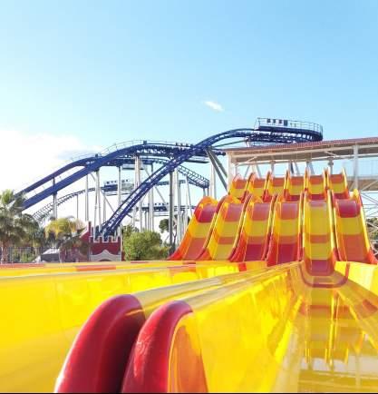 Piscina Tropical Nada é melhor do que puder refrescar-se numa piscina tropical, e esta mesmo localizada junto ao novo escorrega Thunder cruise é a melhor das