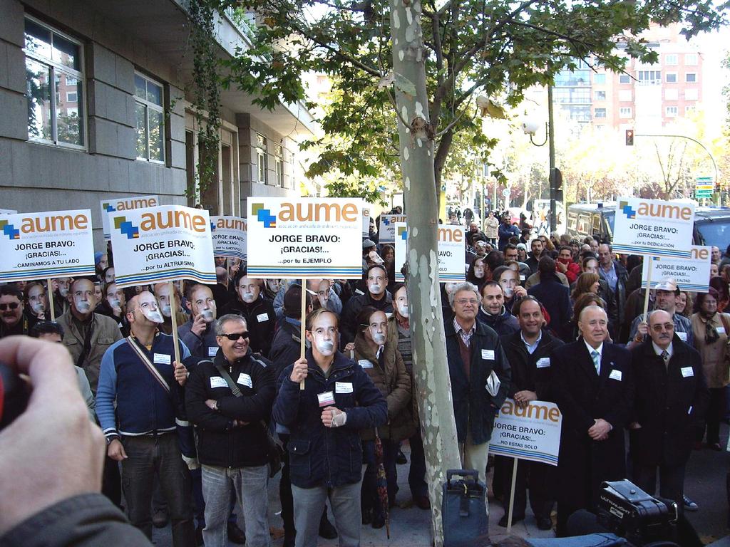 Página Web 1 de 6 Manifestação de Militares em Espanha Solidariedade com Jorge Bravo No passado dia 24 de Novembro de 2007, ocorreu um evento histórico em Madrid, pela primeira vez desde a queda do