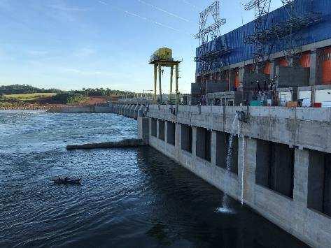 de parâmetros abióticos da água no interior do tubo