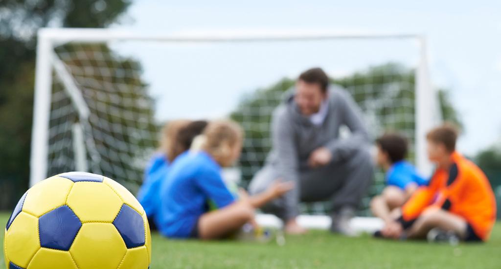 Educação Física e o esporte O esporte é uma ramificação da Educação Física, porém pode existir independente dela.