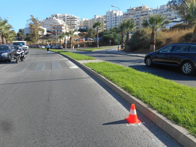 BASE DE CALIBRAGEM PONTO A PONTO B Ponto A - Av. Rio Arade, 6,58 m após a passadeira para peões situada após o entroncamento com a Rua Francisco Bivar com a Av. Rio Arade.Com prego e anilha no pavimento.