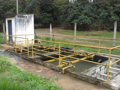 Aeração por trompa de vácuo, que incorpora ar do ambiente ao recircular o efluente por bombeamento.