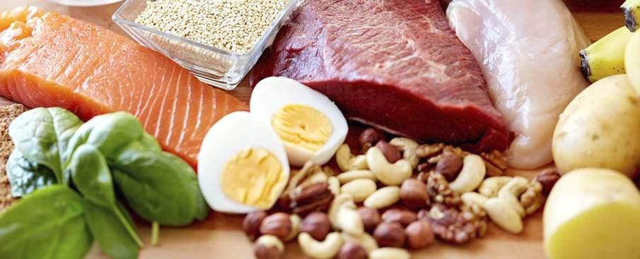11 Dieta Atkins A dieta do Dr. Atkins é outra estratégia alimentar baseada no alto consumo de proteínas e alta restrição alimentar de carboidratos (sendo bem parecida com a dieta Dukan).