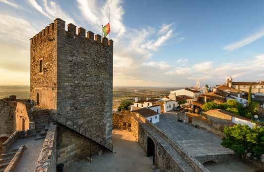 tour privativo NOVIDADE 2019 OLÁ ALENTEJO Visitando ÉVORA MONSARAZ ARRAIOLOS ESTREMOZ VILA VIÇOSA 1º DIA / ÉVORA (DE TREM) Comparência por conta própria na Gare do Oriente para embarque no trem