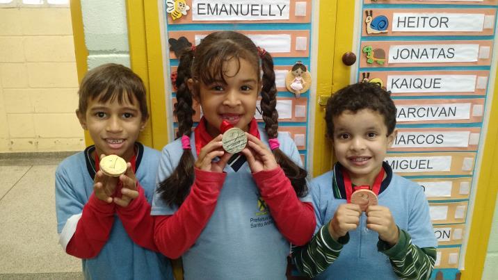 , eles desenharam o esporte escolhido, e a turma do