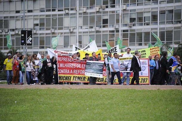 Comissão da Reforma Trabalhista define cronograma de trabalho A Comissão Especial da Reforma Trabalhista reúne se nesta terça feira (14), às 14h30, no plenário 13, para definir o roteiro dos