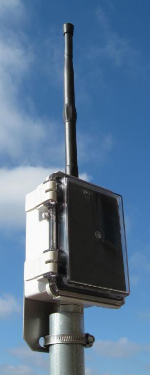 18 6. AgroBee Opção para a ligação a módulos externos via rádio; facilita situar a certa distância do Agrónic 2500 as válvulas de rega e os sensores digitais, analógicos e contadores.