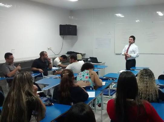 À tarde, a pedagoga Grenes Aparecida da Silva Rodrigues apresentou A contação de História como estratégia pedagógica.