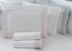 embroidery Tecido branco com bordado branco, rosa ou azul C.