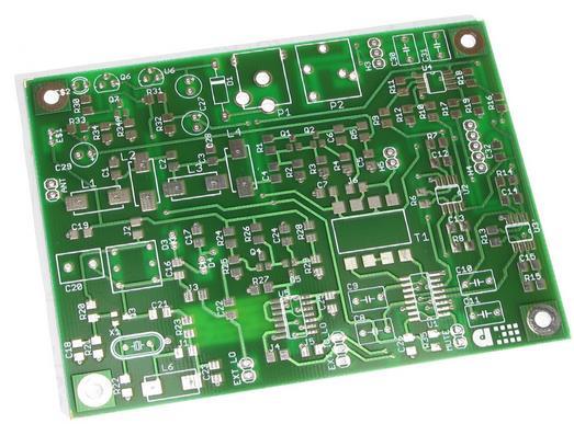 A placa de circuito impresso consiste de uma fina placa onde são impressas ou depositadas trilhas de cobre sobre um ou ambos os lados.