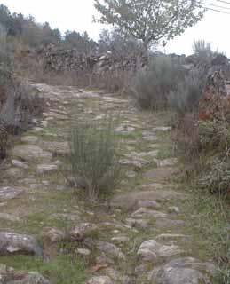 junto à Capela de S.