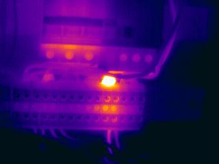 corretamente. DJ - 100.3 ºC 73.1 C Diodo - 159.4 ºC 106.8 C 100 33.6 42.