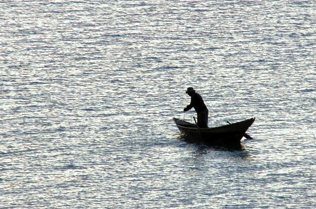 Figura 03: Pesca de tarrafa no lago de Sobradinho-BA Fonte: Acervo dos autores, 2016. 3.