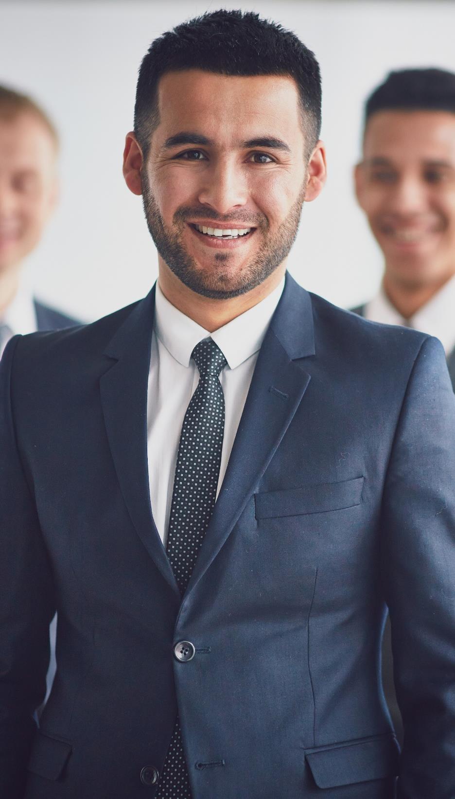 2 Torne-se um líder! Dentro de qualquer organização, o líder é a pessoa para quem todos olham quando precisam de orientação.