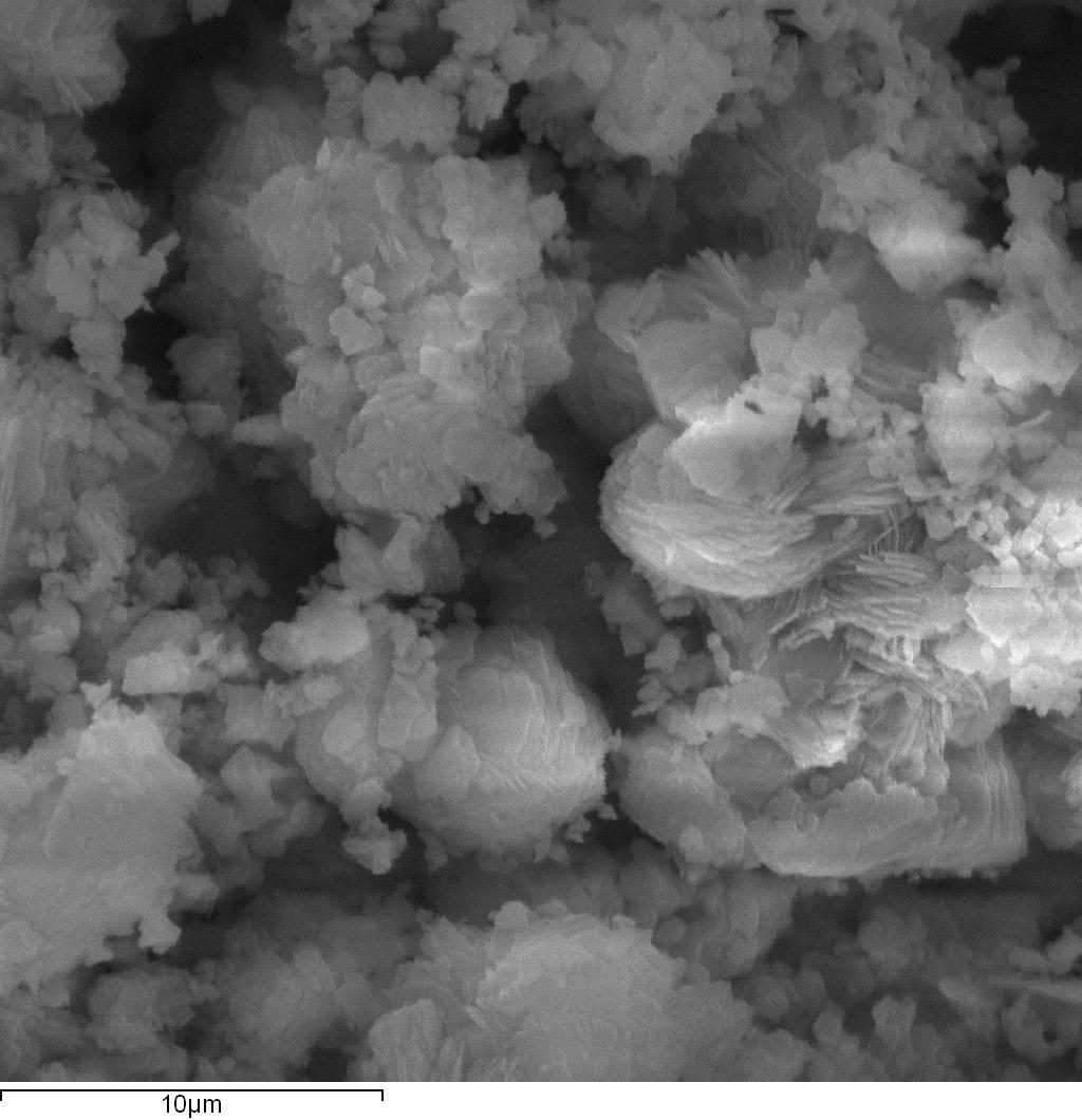 70 Figura 47 - Fotografias obtidas por microscopia eletrônica de