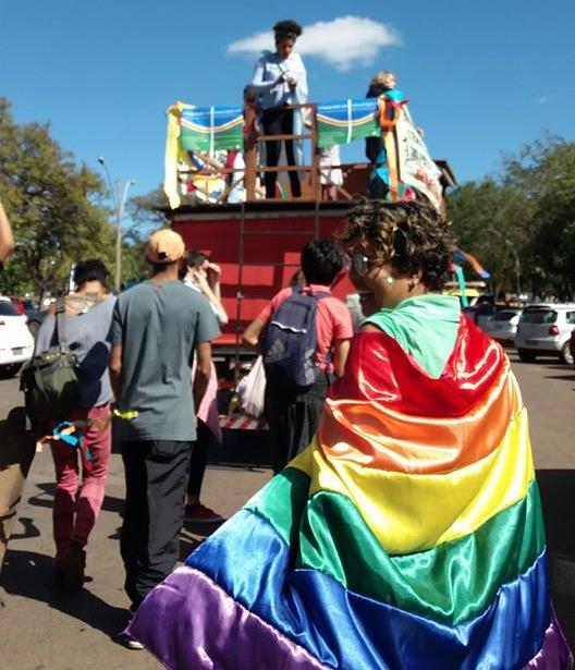 4.4 - TERCEIRA PARADA LGBT: DIVERSIDADE E RESISTÊNCIA NA UNIVERSIDADE Atividade de encerramento da semana do Orgulho LGBT, com o apoio do SINTFUB que cedeu o carro de som.