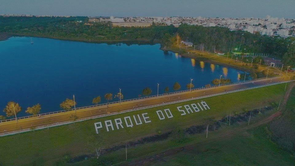 Esporte e Lazer - Qualidade de Vida e Bem-Estar O Parque do Sabiá é um dos principais cartões postais de. Está localizado em uma área de 1.850.000 m² e recebe cerca de 5.200 pessoas diariamente.