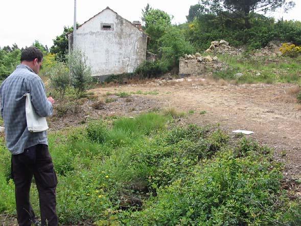 Nº: 5 Data: Julho de 2005 CMP: 297 Altitude: 80 m Topónimo: Quinta da Mourã III Coordenadas: 0515103-4397918 Categoria: arqueológico Tipologia: silo Cronologia: Indeterrminada Valor Patrimonial: