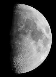 QUARTO MINGUANTE Nessa fase, a Lua está aproximadamente 90 a oeste do Sol, e aparece no céu no fim da noite e fica visível