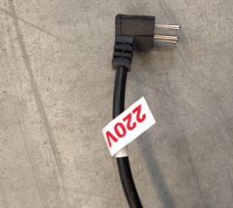 1.3 Corrente nominal de entrada: 3A Chave seletora de voltagem No momento da compra a churrasqueira é ajustada para 110V ou 220V e no cabo de alimentação é colocada uma etiqueta mostrando a voltagem
