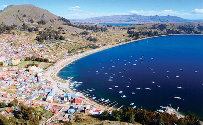 (Café da manhã) Ilhas artificiais dos Uros Lago Umayo 8º Dia 08 nov (Sex) - PUNO/COPACABANA/ISLA DEL SOL/LA PAZ Hoje teremos a famosa travessia do Lago.