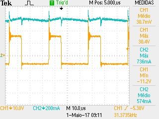 72 3.3.3 Tensão e Corrente no Indutor do Conversor Buck-Boost 3.3.3.1 Tensão e Corrente no Indutor do Conversor Buck-Boost operando em modo Buck As Figuras (3.26) e (3.