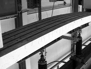 Analytical solution to simulate the behavior of reinforced concrete beams post-strengthened with FRP strips O gráfico da Figura [7] e a Tabela [3] mostram os resultados da solução analítica