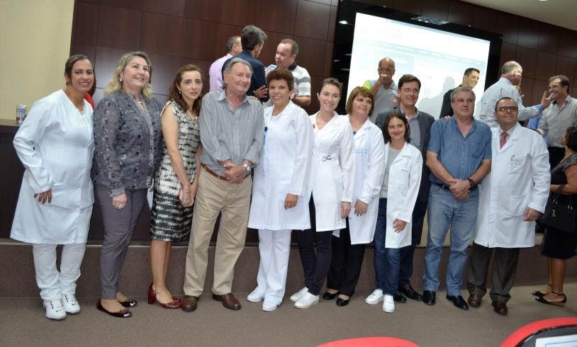 Santa Casa vive um dia histórico para a saúde Ricardo Barros, Ministro da Saúde, assinou convênio que habilita a UCI como UNACON -