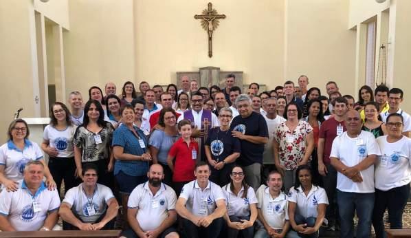 FORMAÇÃO PARA "CASOS ESPECIAIS" A Pastoral Familiar da Diocese de Colatina reuniu, nos dias 12 e 13 de abril, cerca de 60 agentes para uma formação específica sobre os chamados casos especiais.
