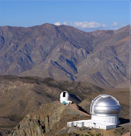 Telescópio Gemini sul (à frente) e