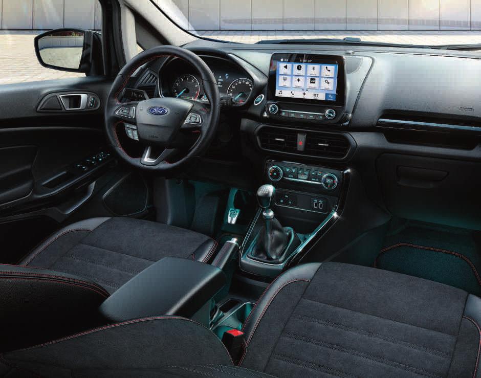 Tapetes dianteiros e traseiros em veludo com pespontos vermelhos Sistema de chave inteligente Ford (inclui botão de ignição Ford Power) Rádio/CD incluindo Ford SYNC 3 com controlo por voz e ecrã