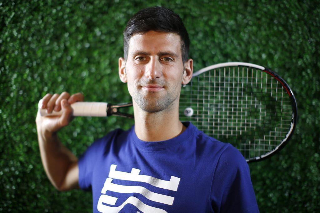 3ª FEIRA 12 de março «ANTES DE SER ATLETA, SOU CRISTÃO» Bom dia! Hoje vamos conhecer um pouco a história do tenista Novak Djokovic, natural da Sérvia.