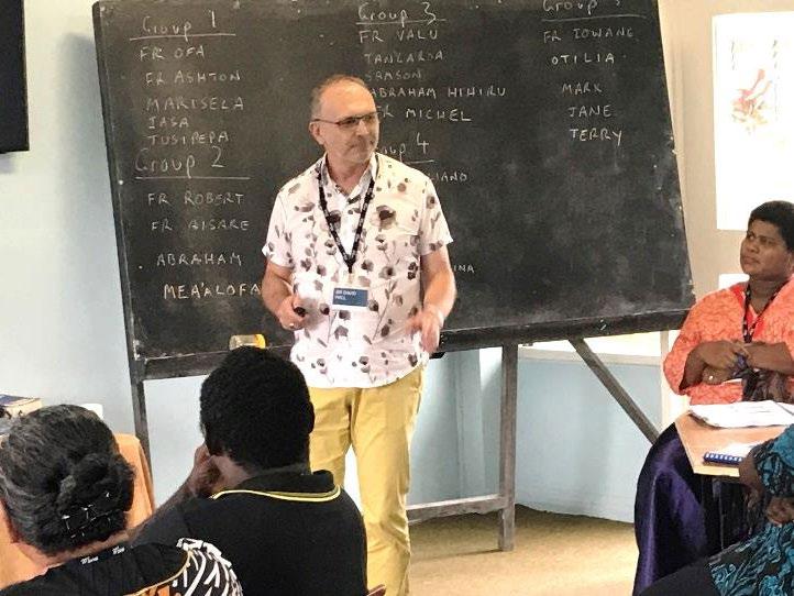 Rede de Educação da Oceania Curso de Liderança Southern Stars No domingo de Páscoa, dezesseis professores dos Distritos do Pacífico e da Melanésia se reuniram em Lomeri.