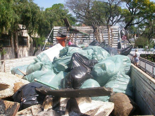 18/09/2014 = CLEAN UP DE WORLD - Realizado neste dia, das 8h30m às 11h30m, evento integrado ao movimento mundial de comemoração do Dia Mundial de Limpeza de Rios e Praias