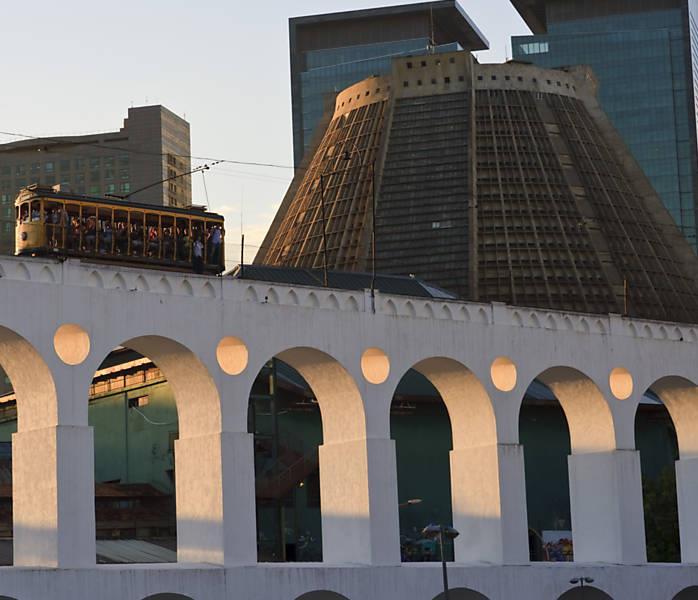 Arcos da Lapa Desde o início da década de 50, a Lapa já era um dos principais pontos turísticos da cidade do Rio de Janeiro.