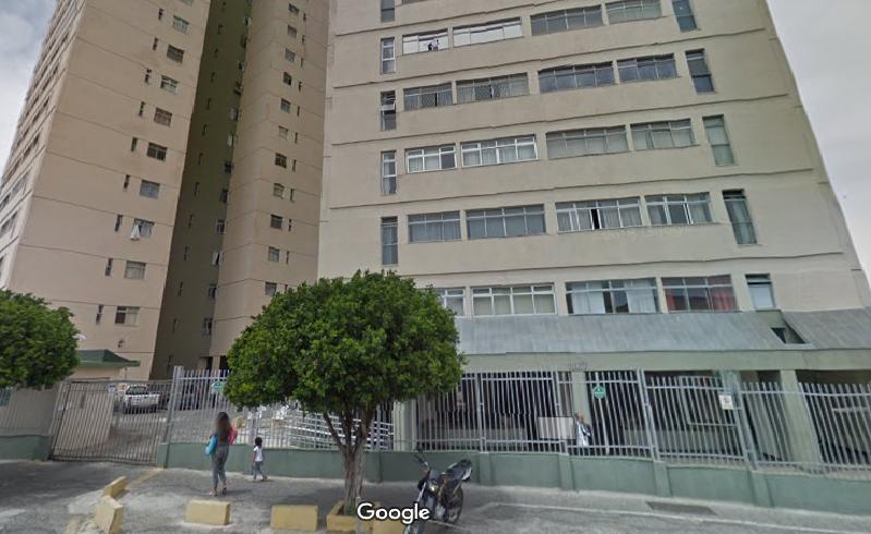 AVALIAÇÃO: 430.000,00 (quatrocentos e trinta reais). 430.000,00 215.000,00 016 Apartamento 102, do Edifício Marilia de Dirceu, localizado à Rua Pe.