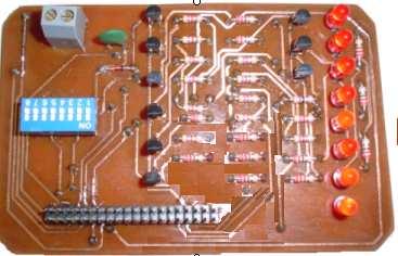 75 - Transceiver CAN : É o circuito integrado responsável pela adaptação do sinal CAN TTL do DSP para as características elétricas do barramento CAN; Na figura 4.4 tem-se uma foto da placa PL1.