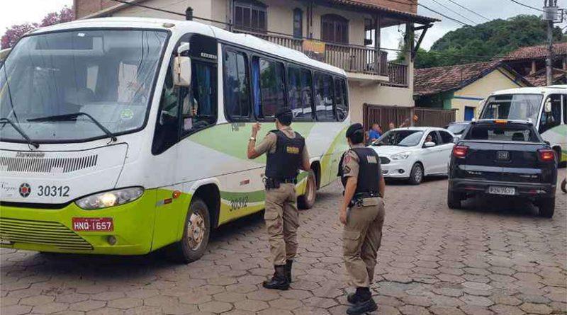 Com duas barragens em risco, Nova Lima tem 110 desalojados Foto: Jornal Dia Dia A população foi evacuada em ônibus e sob orientação da Polícia Militar Pelo menos 110 pessoas que vivem nos arredores