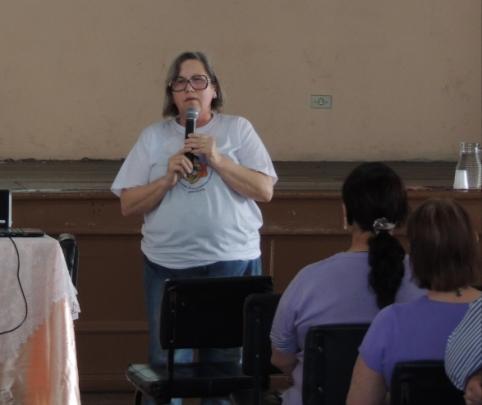 Padre Edward Fernandes, SVD, pároco da Paróquia São Pedro, foi o assessor convidado para esta parte da formação.