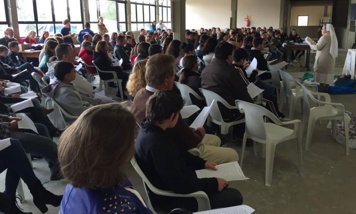 CRISMANDOS E FAMILIARES Reunião dos