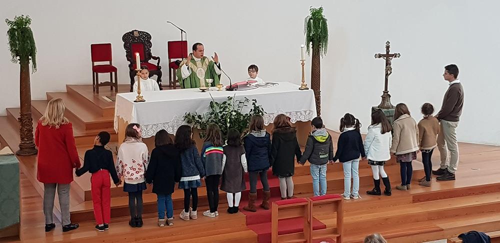 As crianças do 2º Catecismo tiveram no passado domingo, 10 de