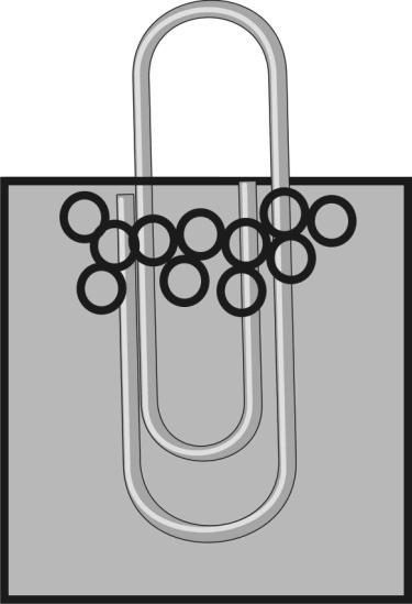 Figura 13: Na substância condutora, bolhas se formam ao redor de um dos clipes. Figura 14: