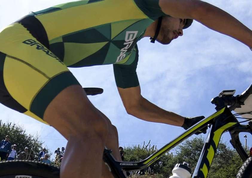 Combate ao Assédio e Abusos no Ciclismo NÃO PEÇA A UM ATLETA QUE VÁ SOZINHO COM VOCÊ EM QUALQUER LUGAR. NÃO PRESSIONAR OU INCENTIVAR UM ATLETA A FAZER ALGO SEXUAL.